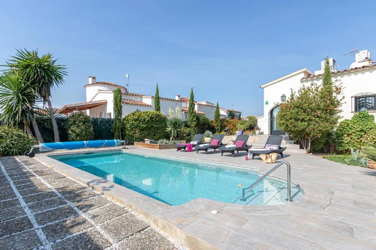 Apart-Rent Villa Alberes Empuriabrava Spain