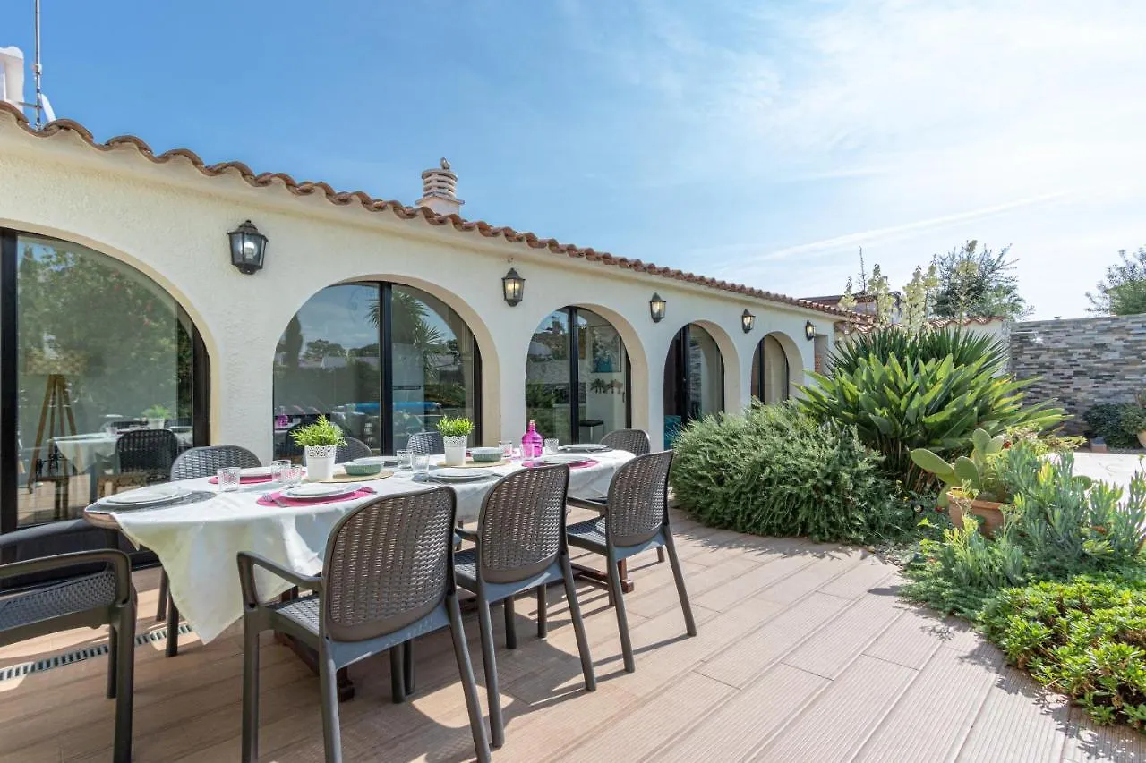Apart-Rent Villa Alberes Empuriabrava 0*,  Spain