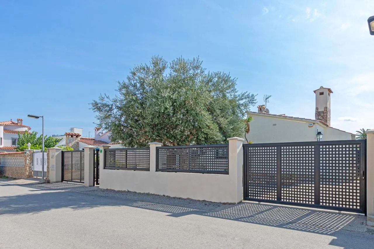 Apart-Rent Villa Alberes Empuriabrava Spain