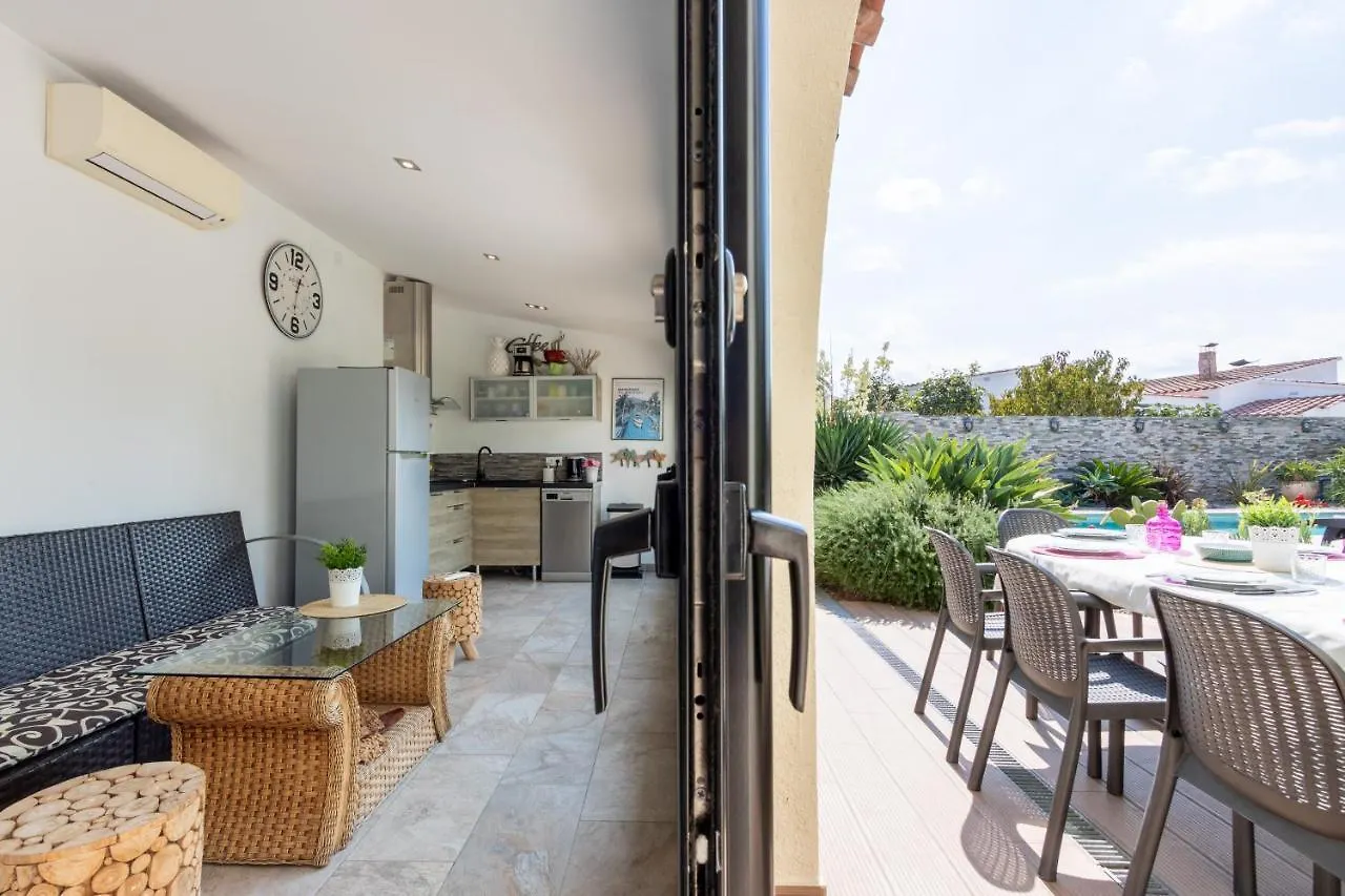 Apart-Rent Villa Alberes Empuriabrava 0*,  Spain